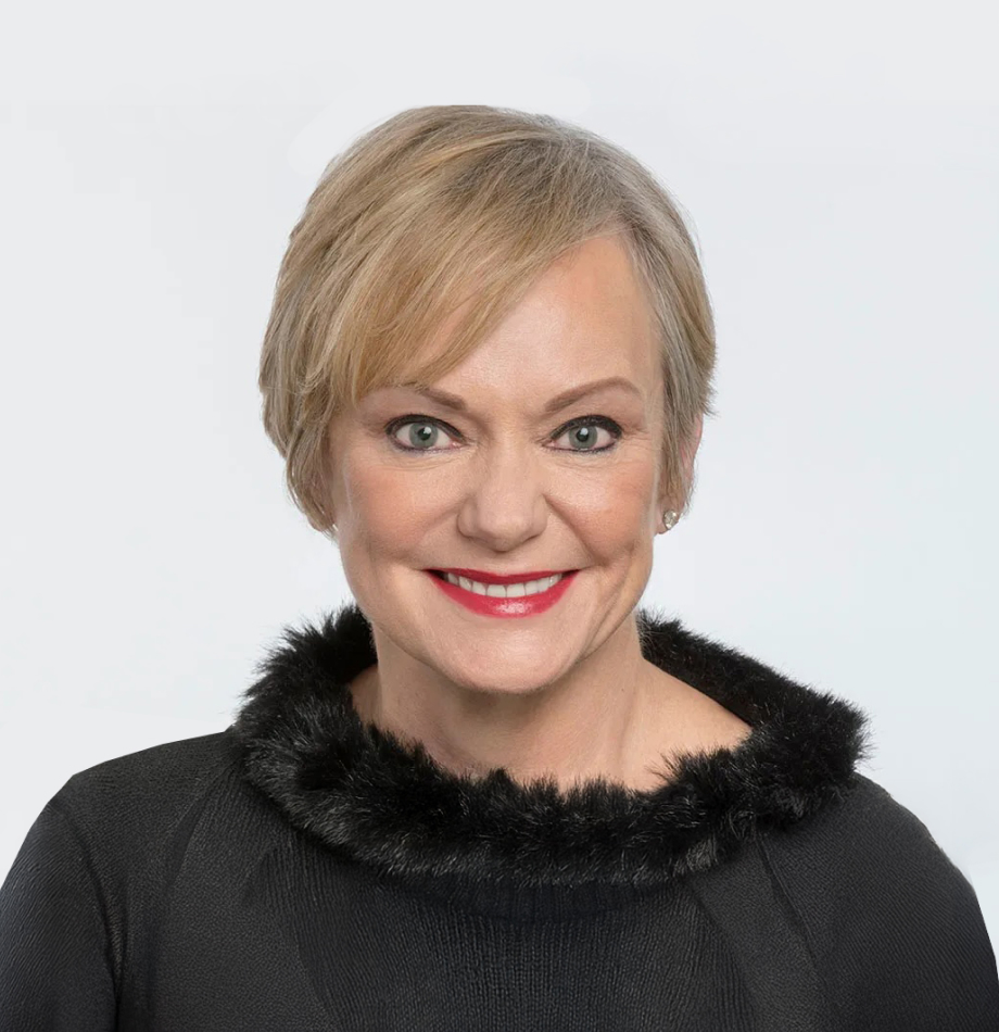 Christine-McCarthy-Bio-Photo