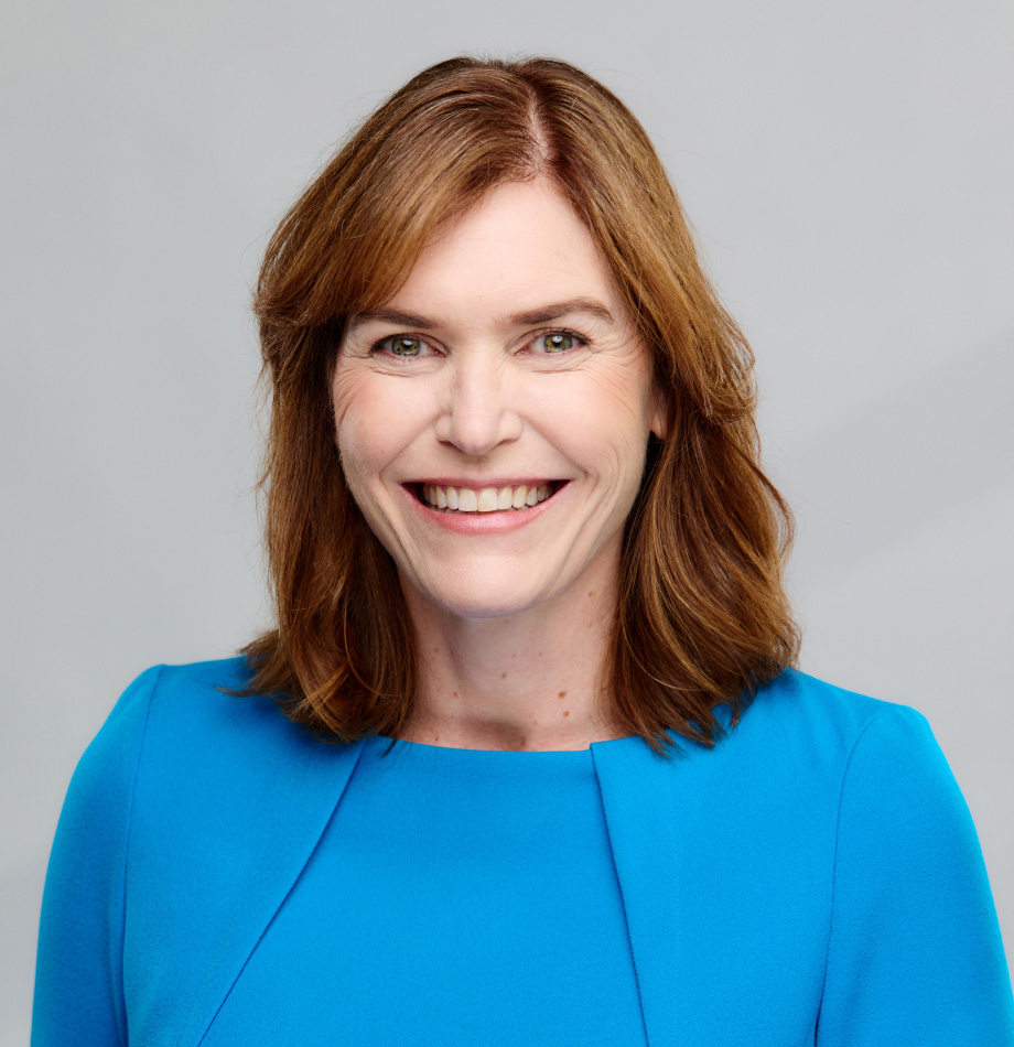 Elizabeth-Winkle-Bio-Photo